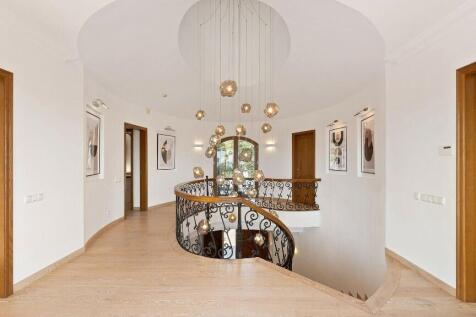 INTERIOR STAIRS