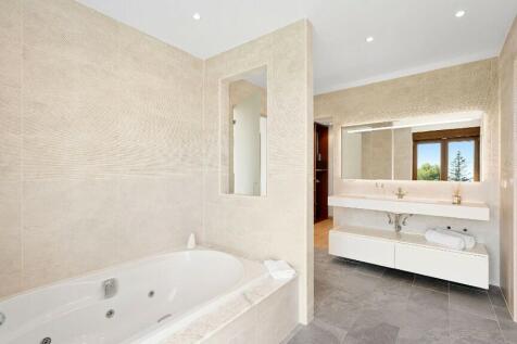 BAATHROOM