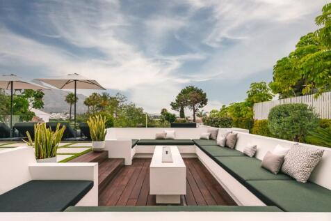 ROOF TERRACE