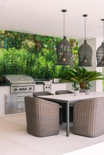 OUTDOOR DINING AREA