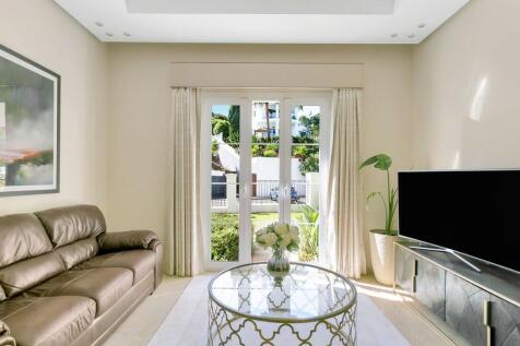 TV ROOM