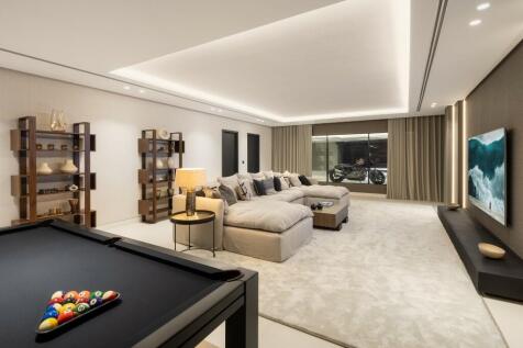 ENTARTAIMENT ROOM