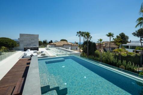 ROOF SWIMMING POOL