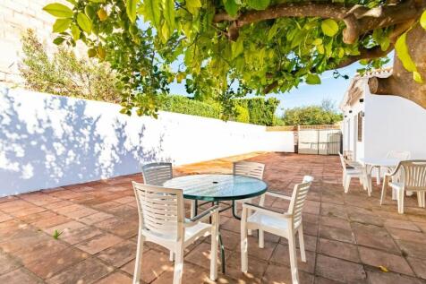 BACK GARDEN