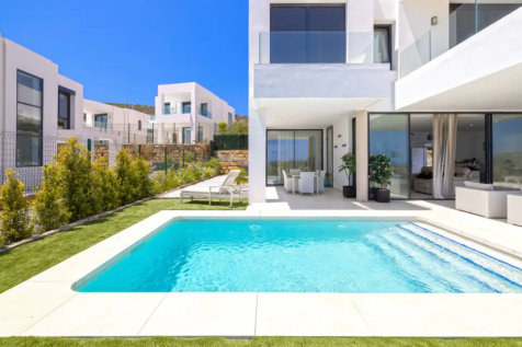 Private pool