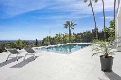POOL DECK