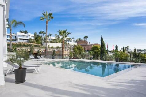 POOL DECK