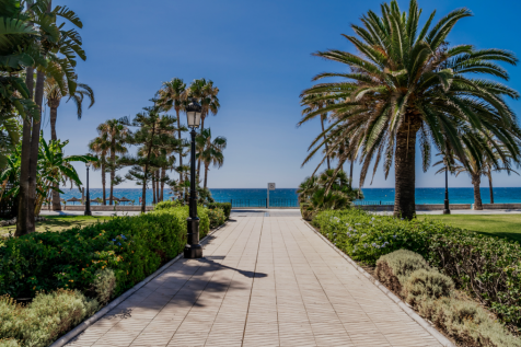 Walk to beach