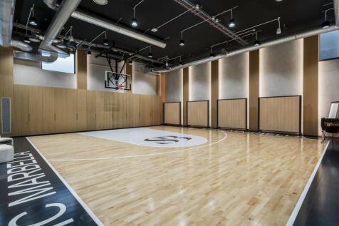 BASKETBALL COURT