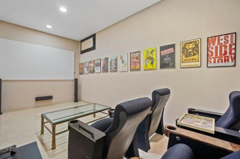 CINEMA ROOM