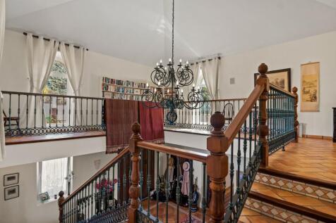 INTERIOR STAIRS