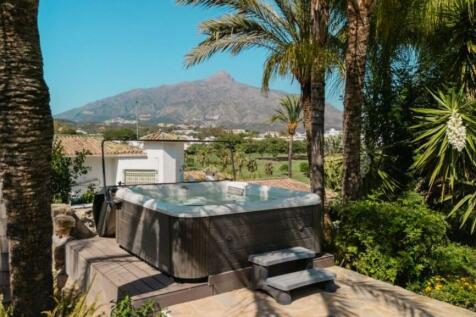 JACUZZI