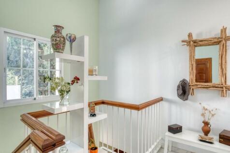INTERIOR STAIRS