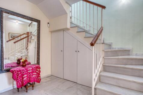 INTERIOR STAIRS