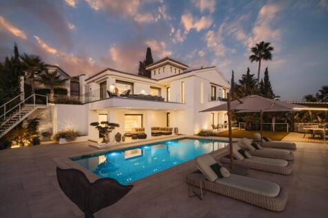 SWIMMNG POOL