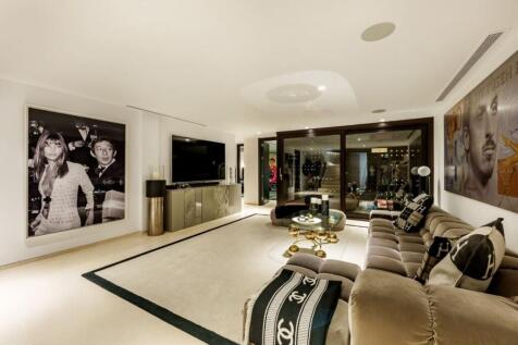 CINEMA ROOM