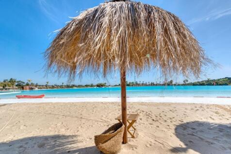BEACH/ POOL