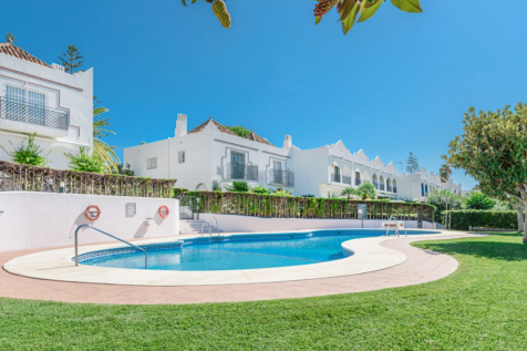GARDENS AND POOL