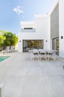 POOL DECK 