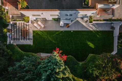 Private garden!