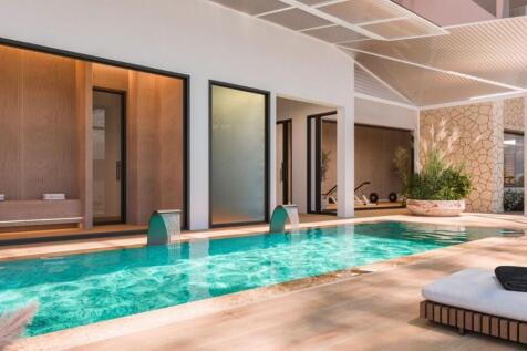 INDOOR SWIMMING POOL