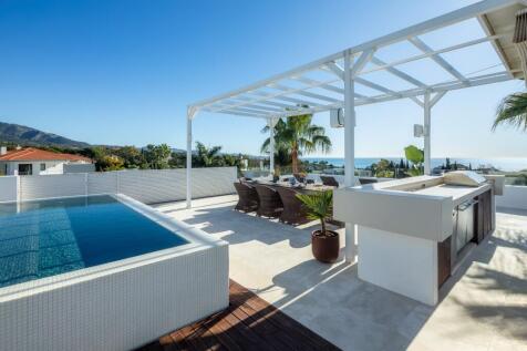 PLUNGE POOL