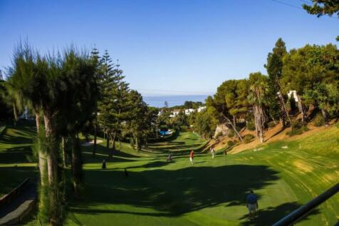 GOLF COURSE