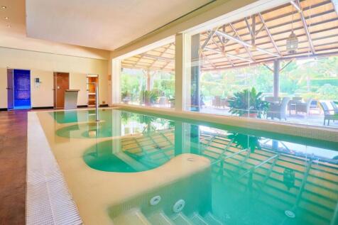 INDOOR HEATED POOL