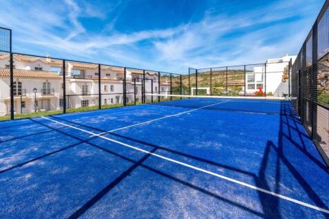PADDLE COURT