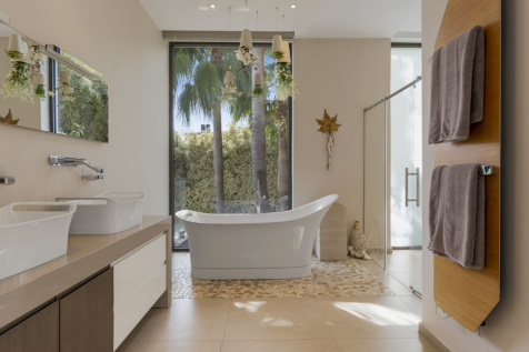 EN SUITE