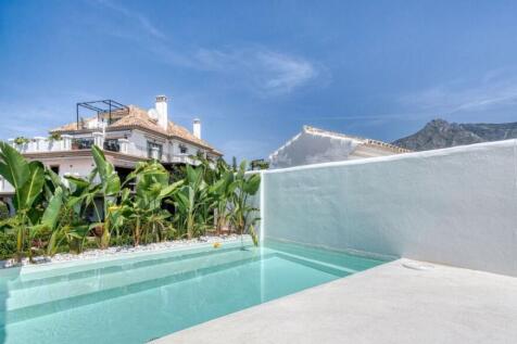 PLUNGE POOL