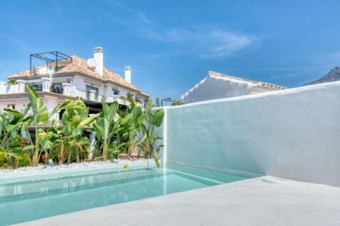 PLUNGE POOL