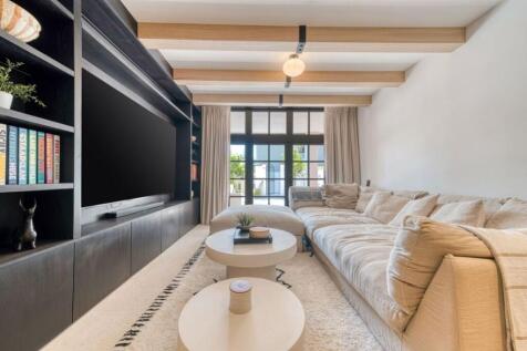 CINEMA ROOM