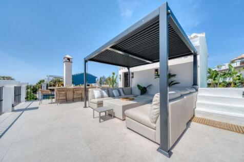 ROOF TERRACE