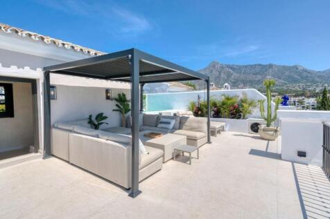 ROOF TERRACE