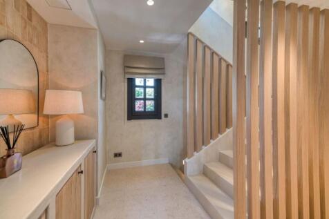 INTERIOR STAIRS