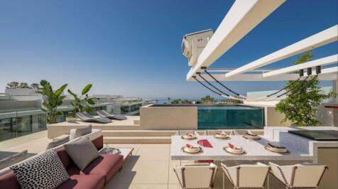 ROOF TERRACE