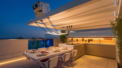 OUTDOOR DINING AREA