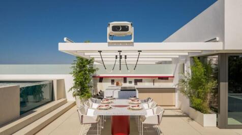 ROOF TERRACE