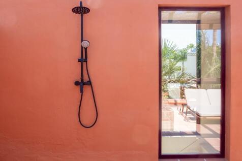 OUTDOOR SHOWER