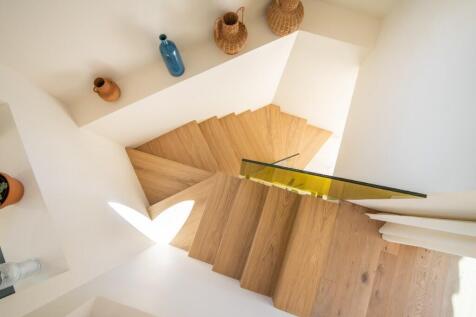 INTERIOR STAIRS