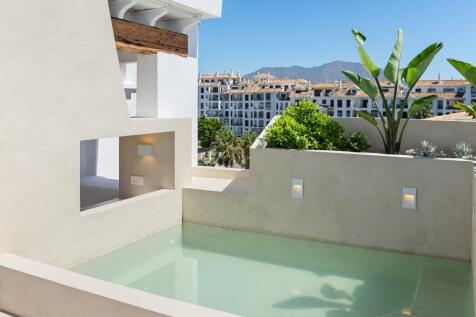 PLUNGE POOL