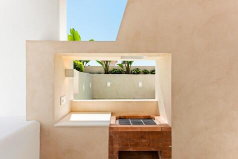 PLUNGE POOL