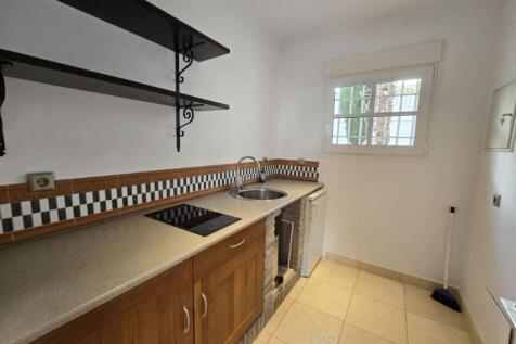 SECOND KITCHEN