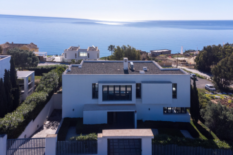 FRONT OF VILLA