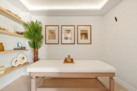 MASSAGE ROOM