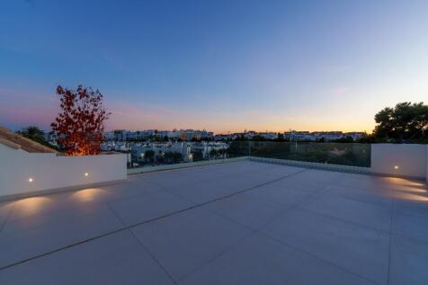 ROOF TERRACE
