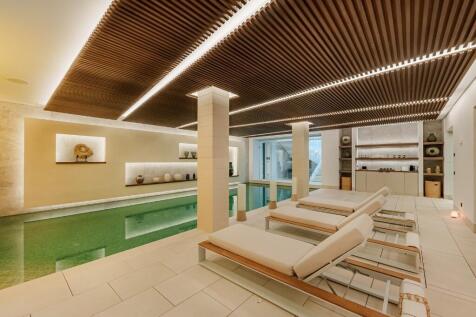 INDOOR SWIMMING POOL