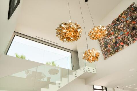 DOUBLE HEIGHT CEILIN