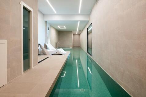 INDOOR SWIMMING POOL